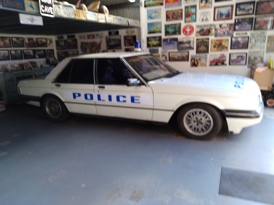 1987 FORD FALCON XF SEDAN