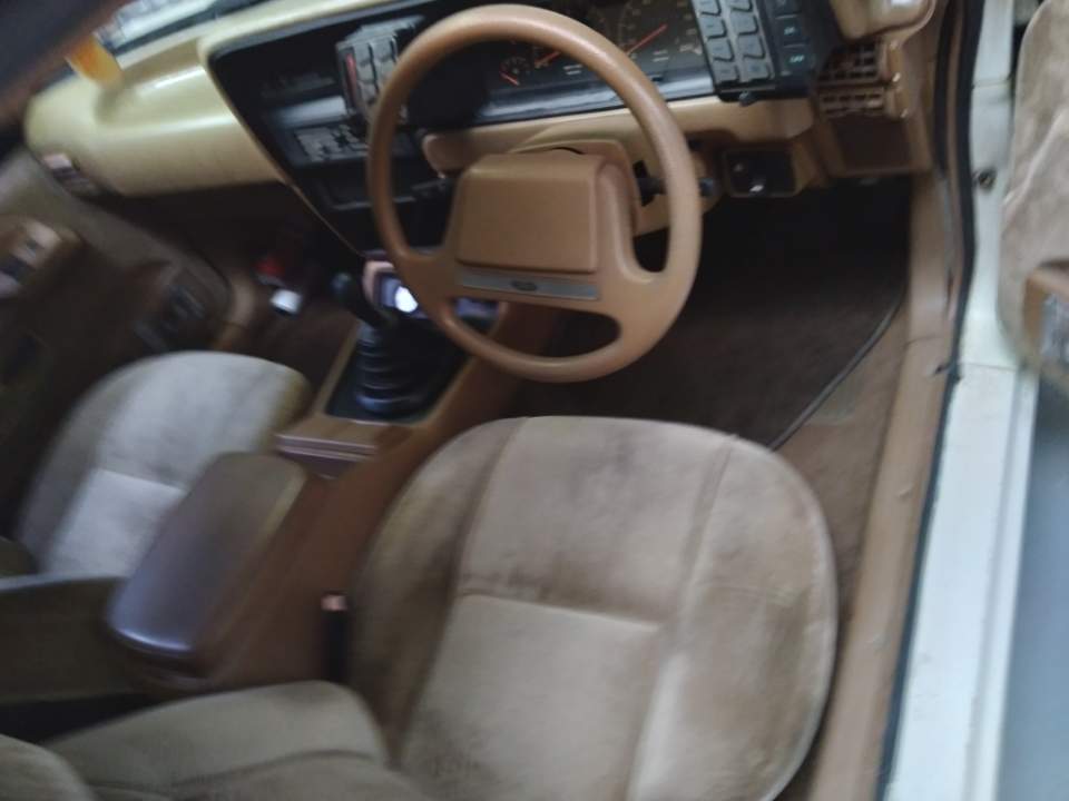 1987 FORD FALCON XF SEDAN