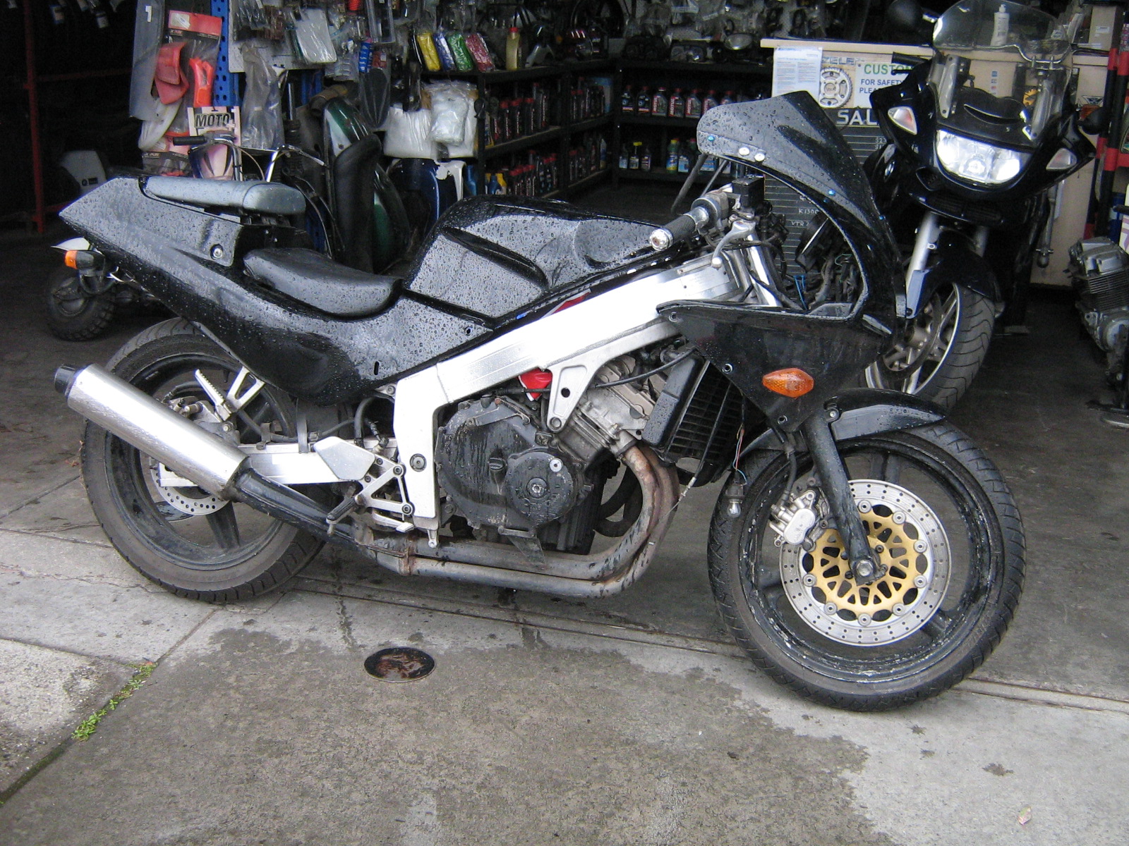 1988 HONDA CBR250 MC 19 ROAD