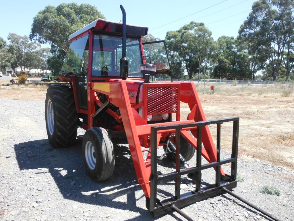 MASSEY FERGUSON 690 FEL TRACTOR