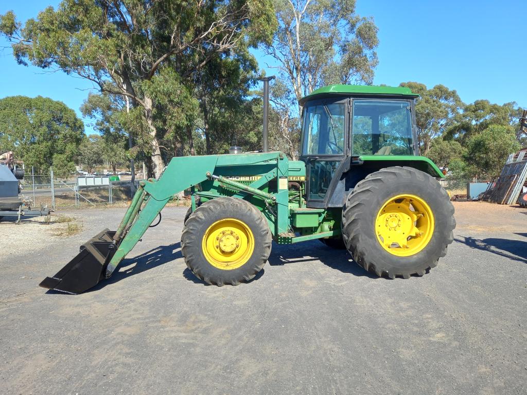 JOHN DEERE 2040S FEL TRACTOR