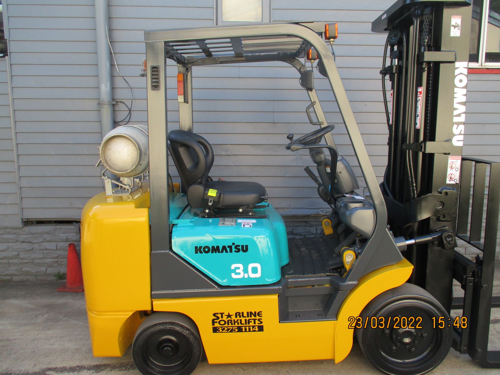 2010 Komatsu FG30SHT-14 3 Ton Forklift