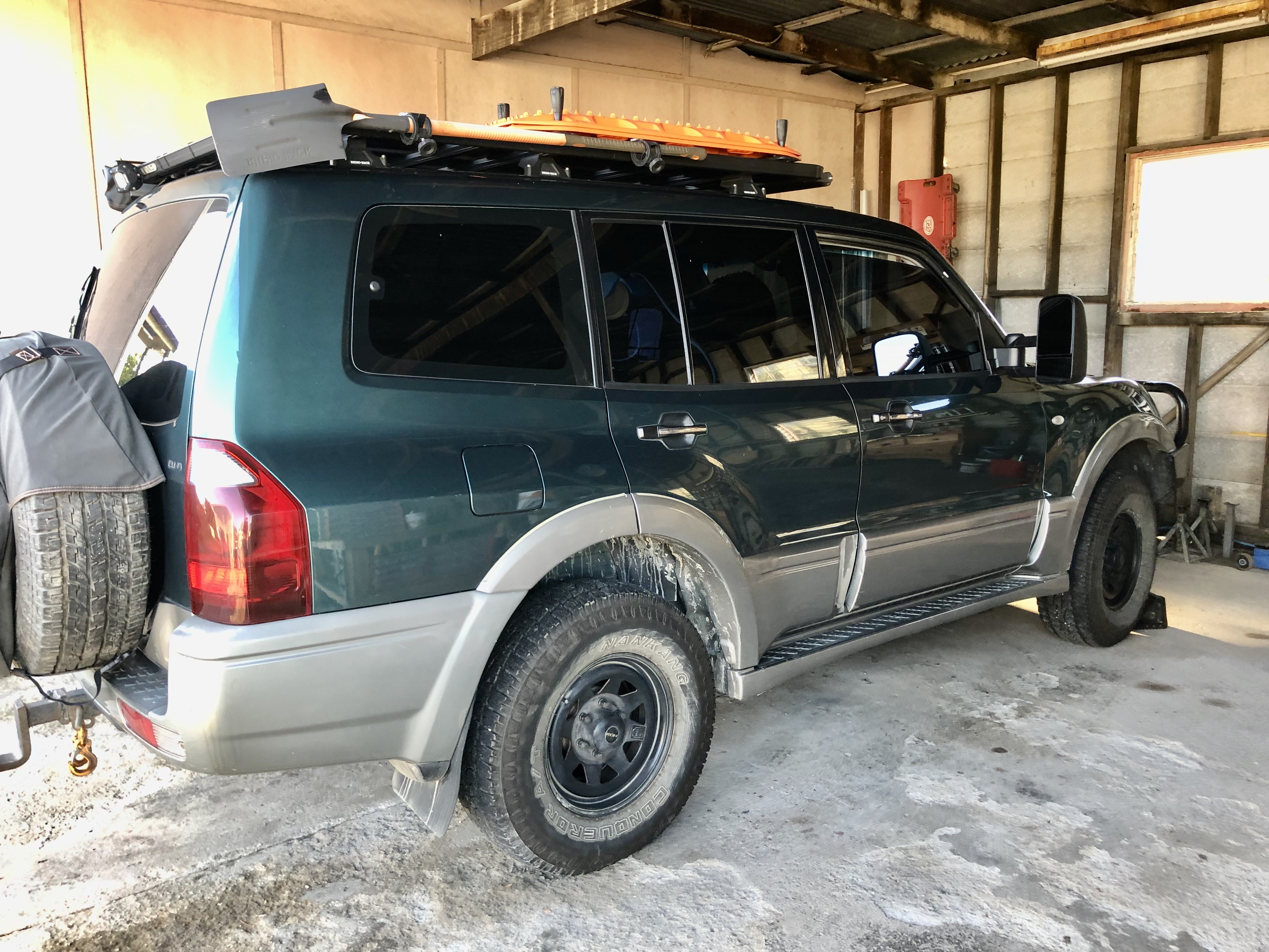 2003 MITSUBISHI PAJERO NP GLX LWB (4x4) 5 SP AUTO SPORTS MODE 4D WAGON 