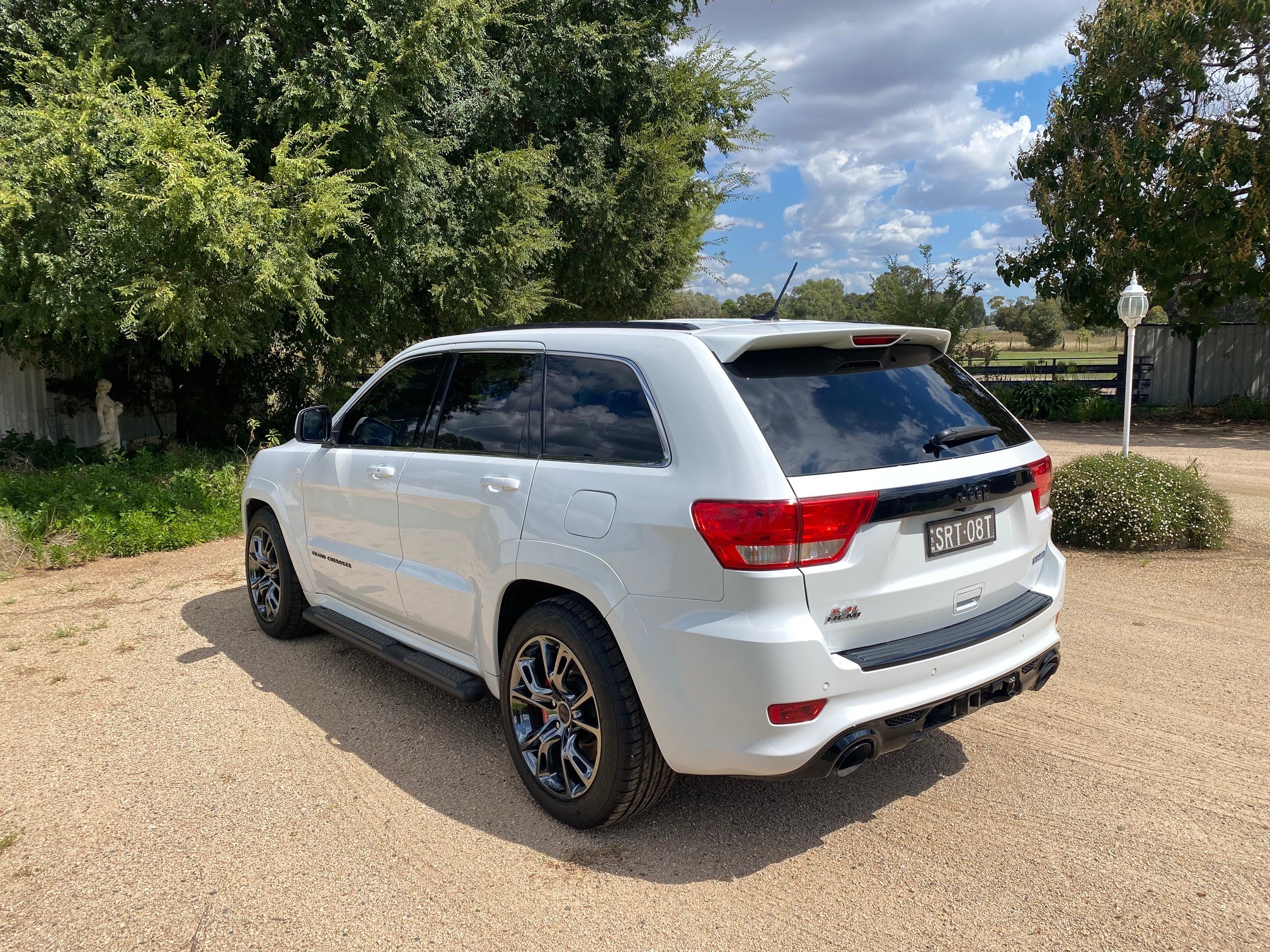 2012 JEEP GRAND CHEROKEE WK MY13 SRT 8 ALPINE 5 SP AUTOMATIC 4D WAGON