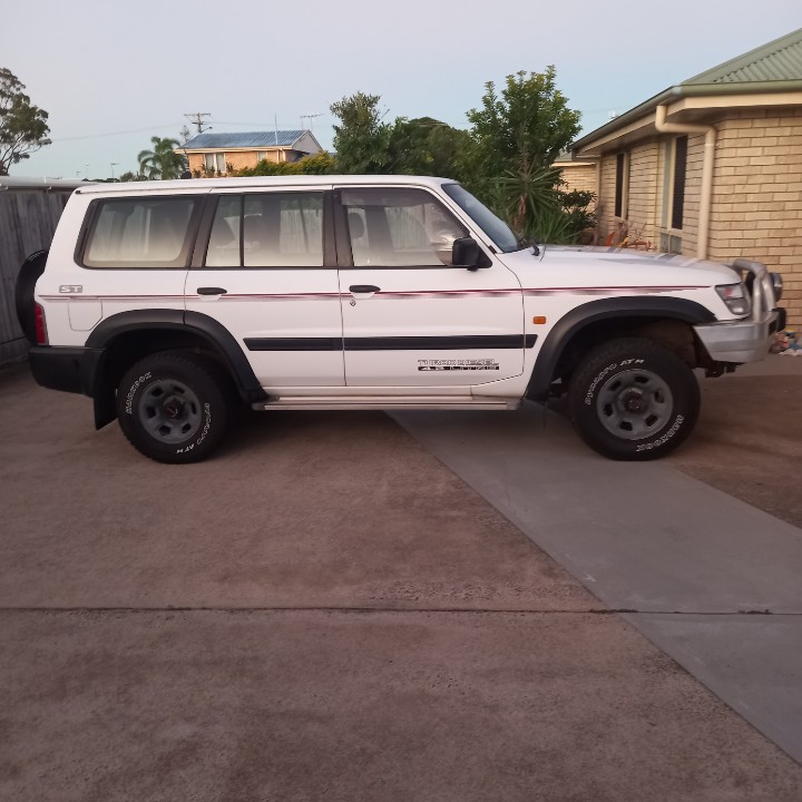 2001 NISSAN PATROL GU II ST (4x4) 5 SP MANUAL 4x4 4D WAGON