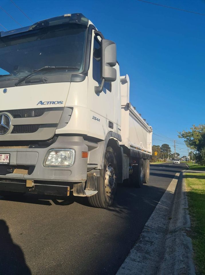 2013 MERCEDES BENZ ACTROS TIPPER