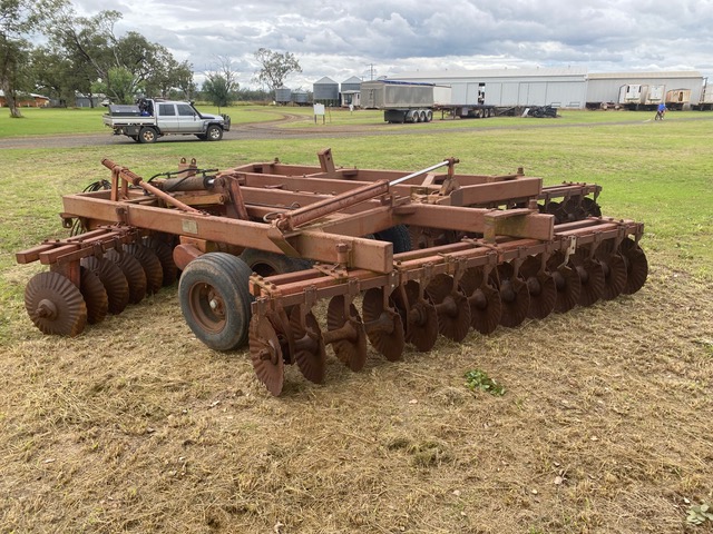 MILLER 46 PLATE OFFSET DISC PLOW