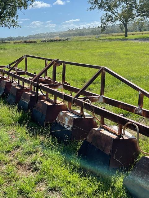8 ROW SHIELD SPRAYER