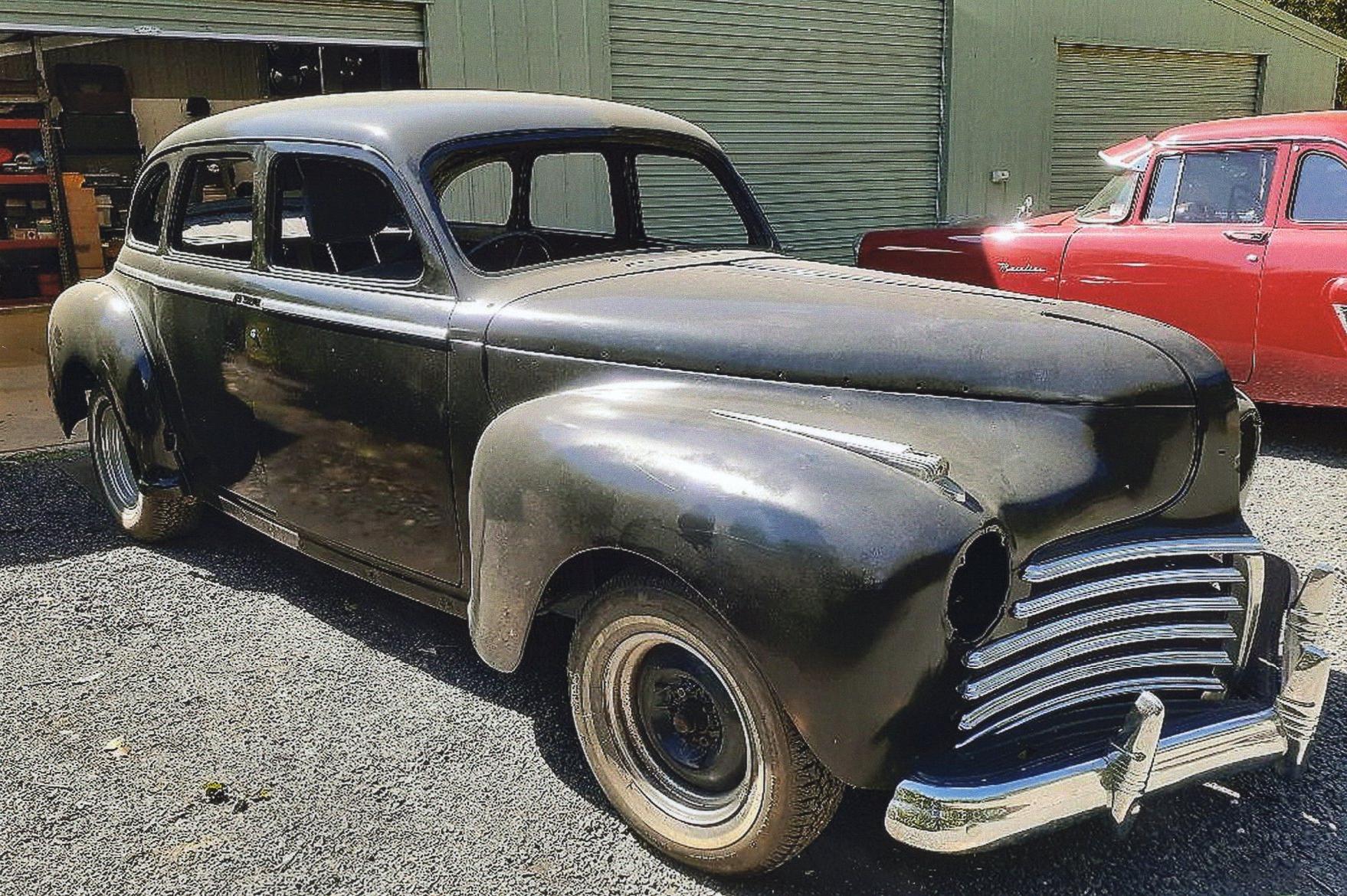 1941 CHRYSLER ROYAL SEDAN