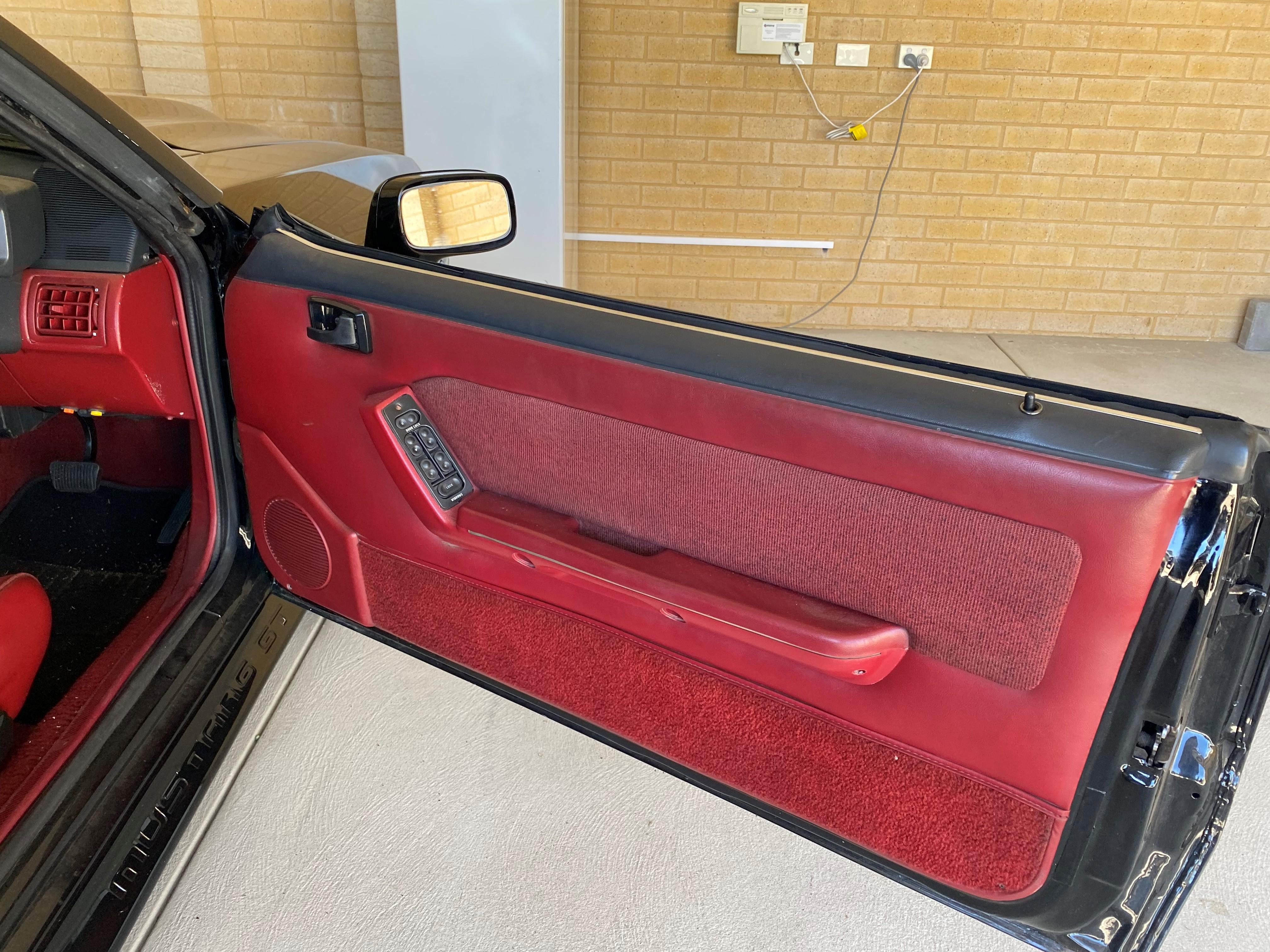 1989 FORD MUSTANG CONVERTIBLE