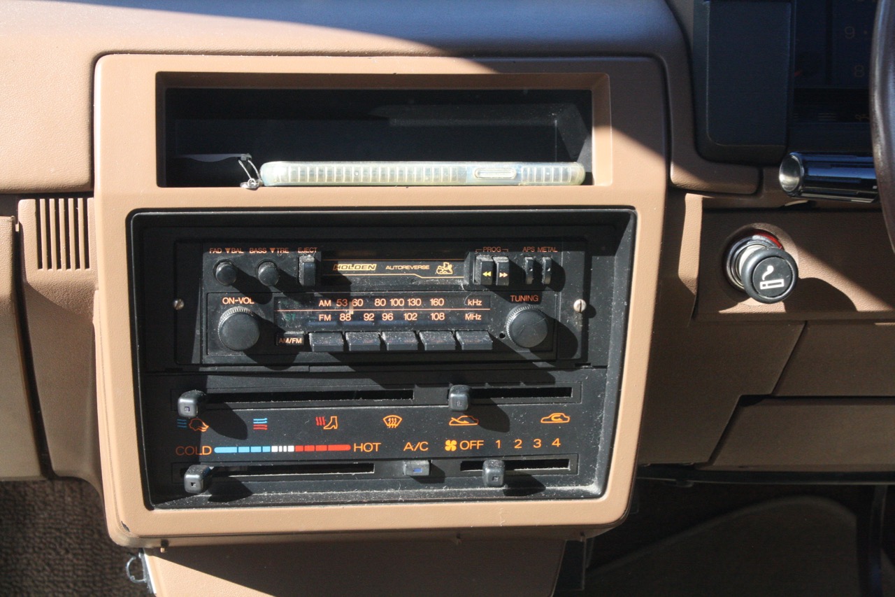 1985 HOLDEN CAMIRA SLX SEDAN