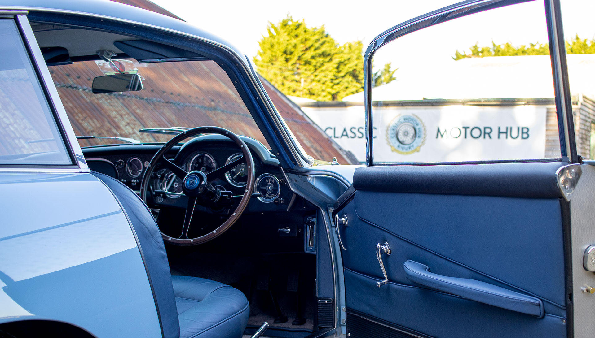 1960 ASTON MARTIN DB4 4 SP MANUAL 2D SALOON