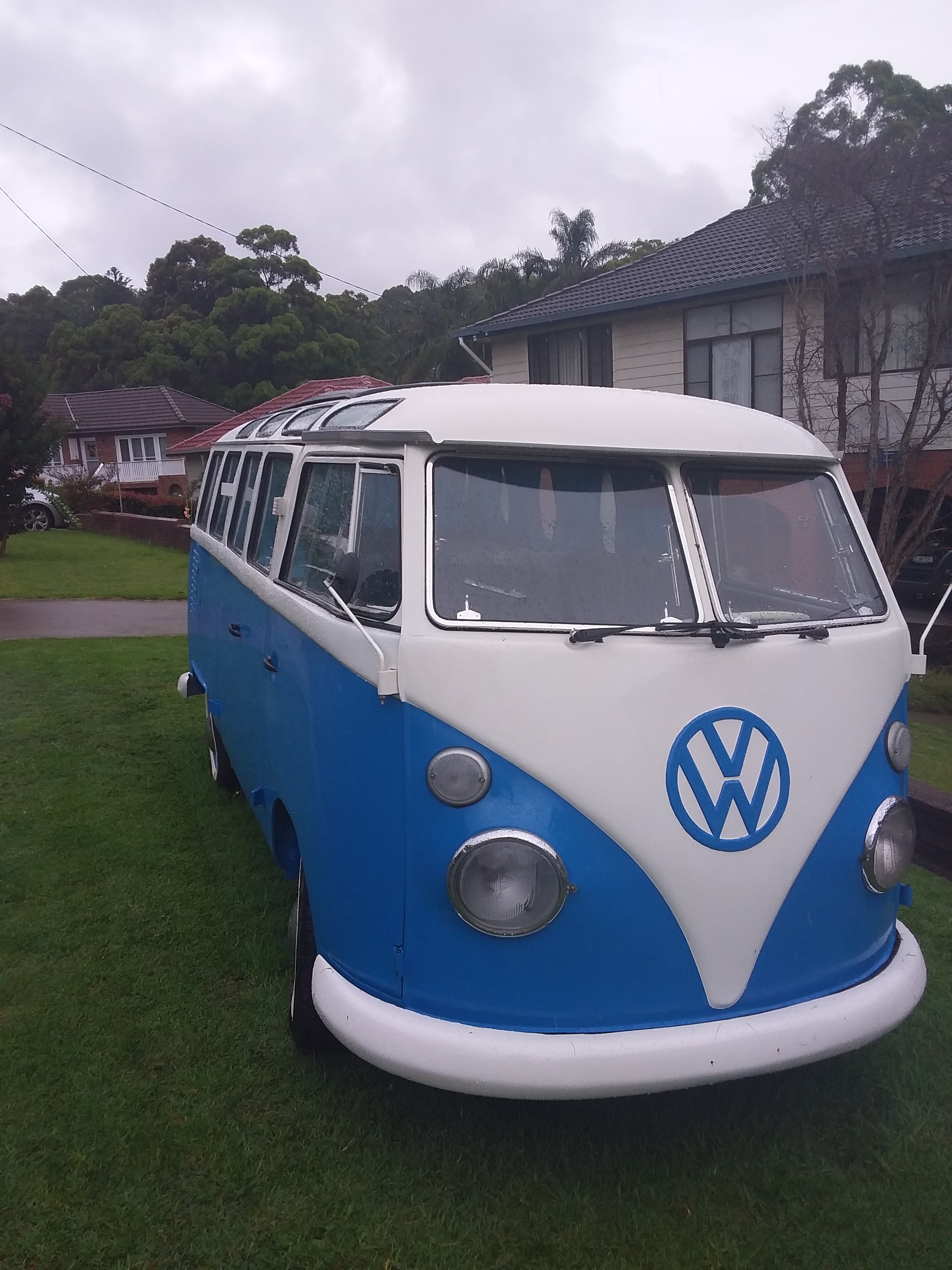 1975 VOLKSWAGEN KOMBI SPLIT WINDOW VAN 