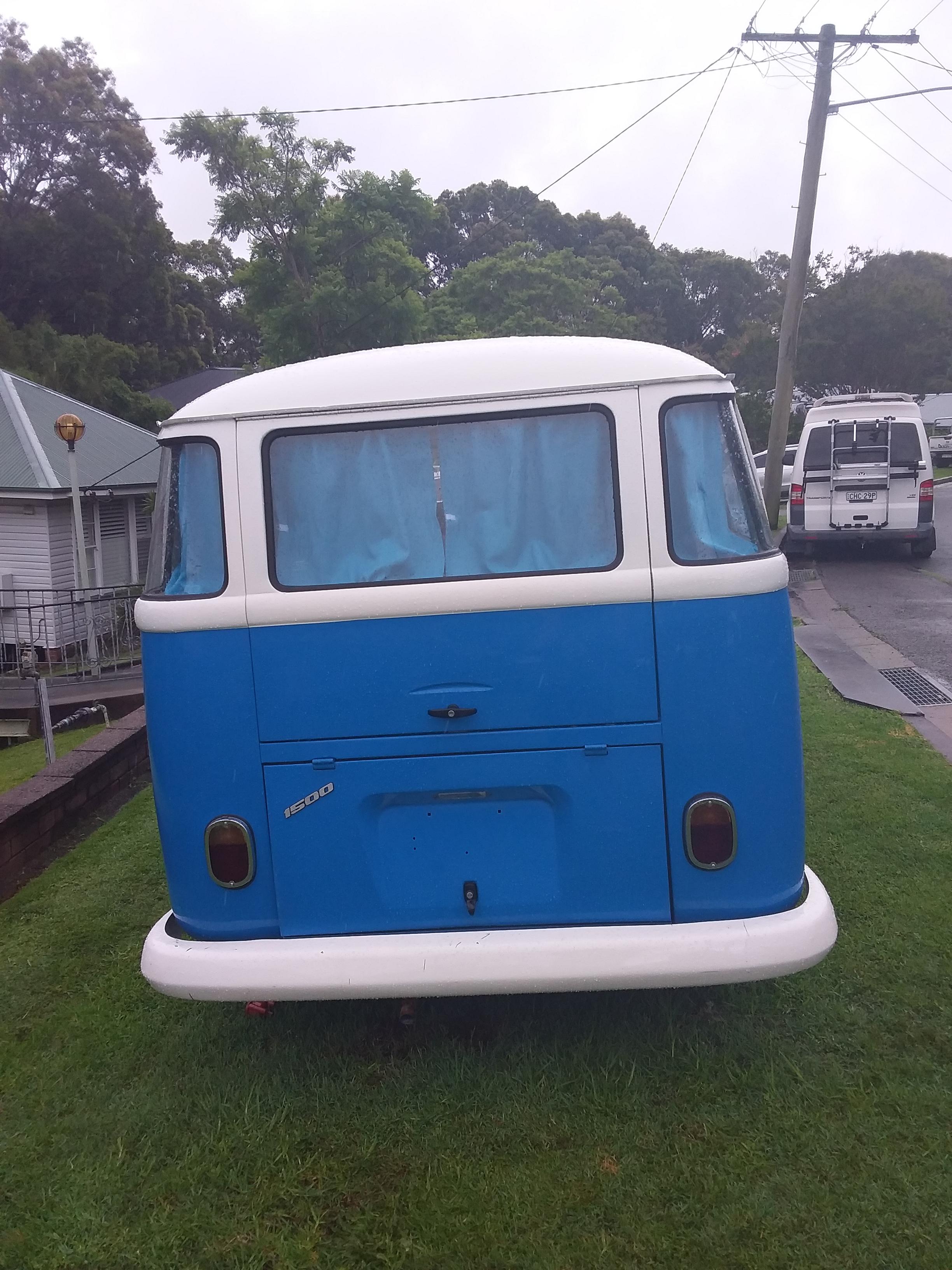1975 VOLKSWAGEN KOMBI SPLIT WINDOW VAN 