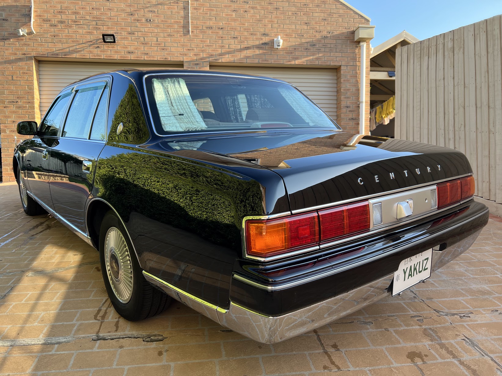 2010 TOYOTA CENTURY V12 SALOON