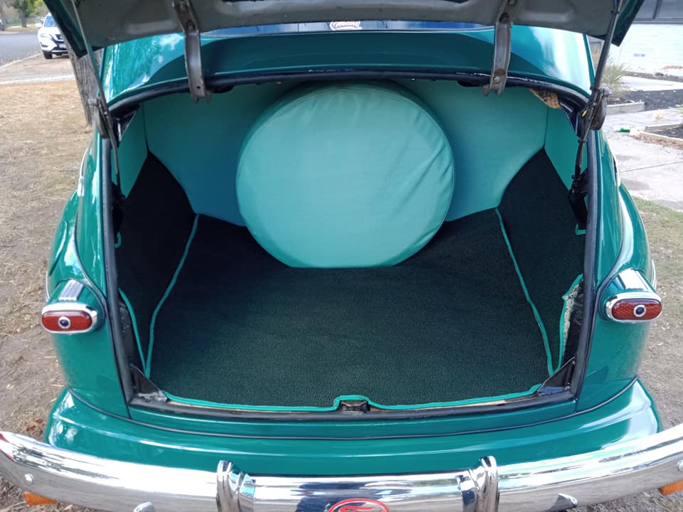1946 FORD SUPER DELUXE SEDAN