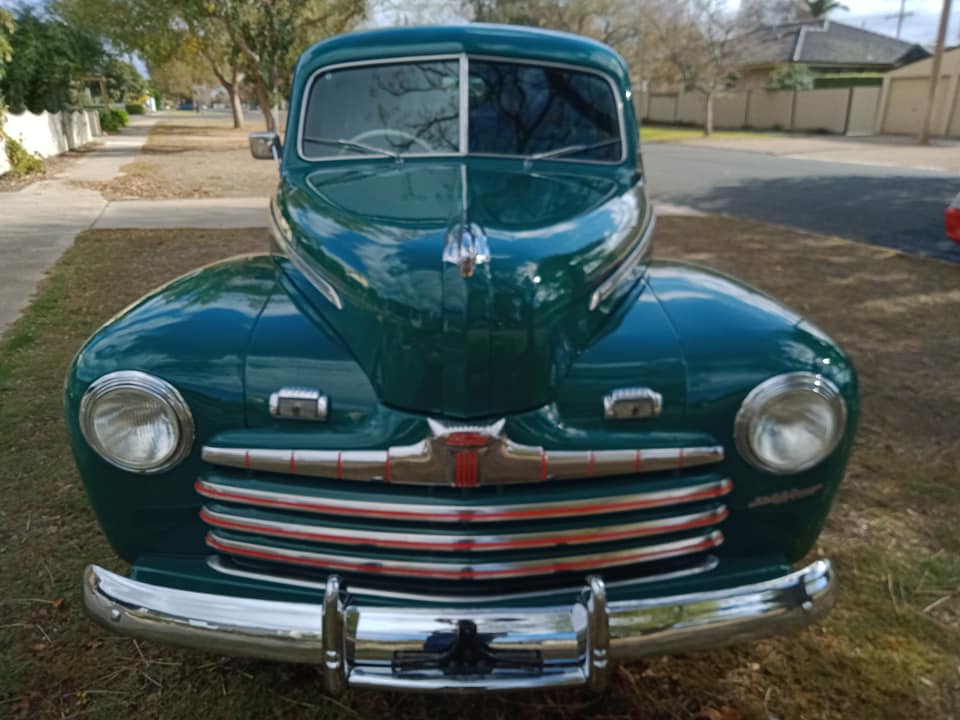 1946 FORD SUPER DELUXE SEDAN