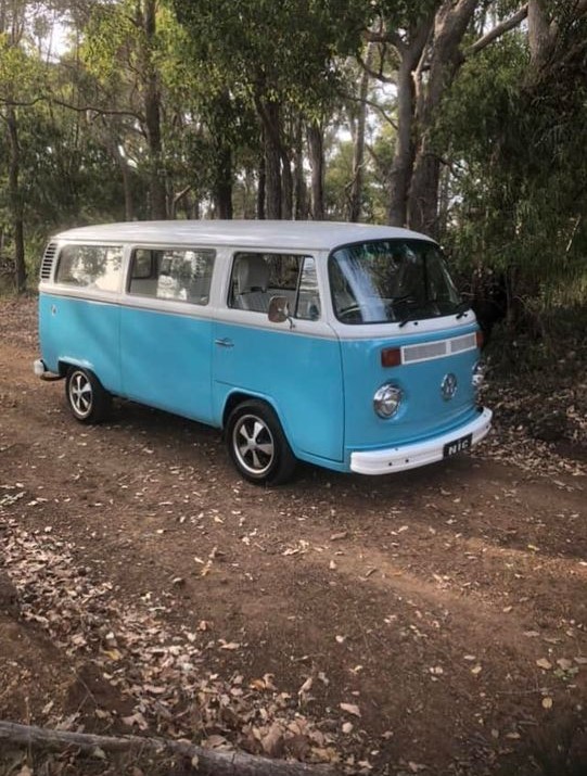 1976 VOLKSWAGEN KOMBI VAN