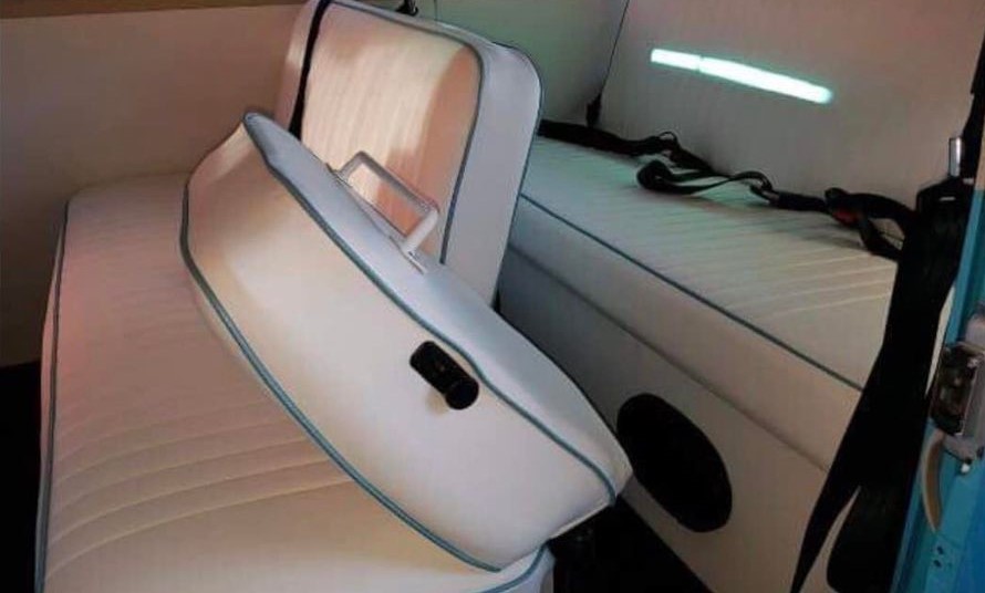 1976 VOLKSWAGEN KOMBI VAN