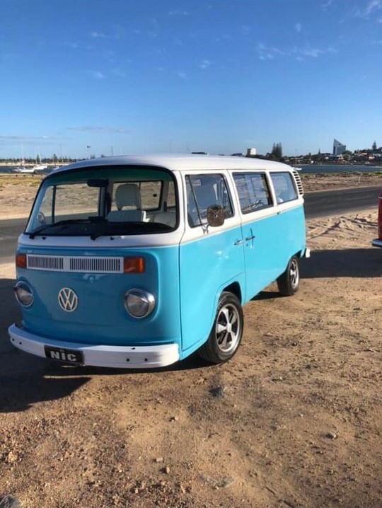 1976 VOLKSWAGEN KOMBI VAN