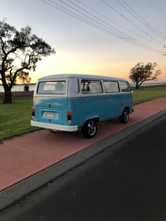 1976 VOLKSWAGEN KOMBI VAN