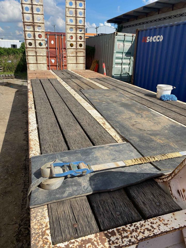 1990 LUSTY TANDEM LOW LOADER TRAILER