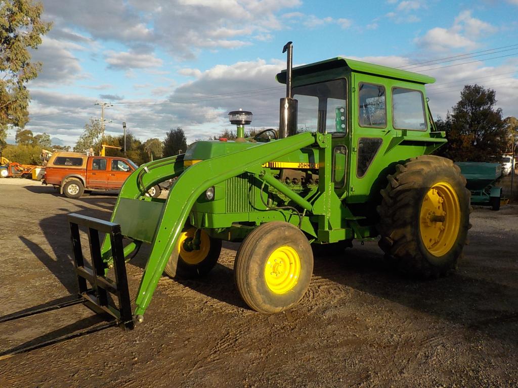 John Deere 3130 FEL Tractor