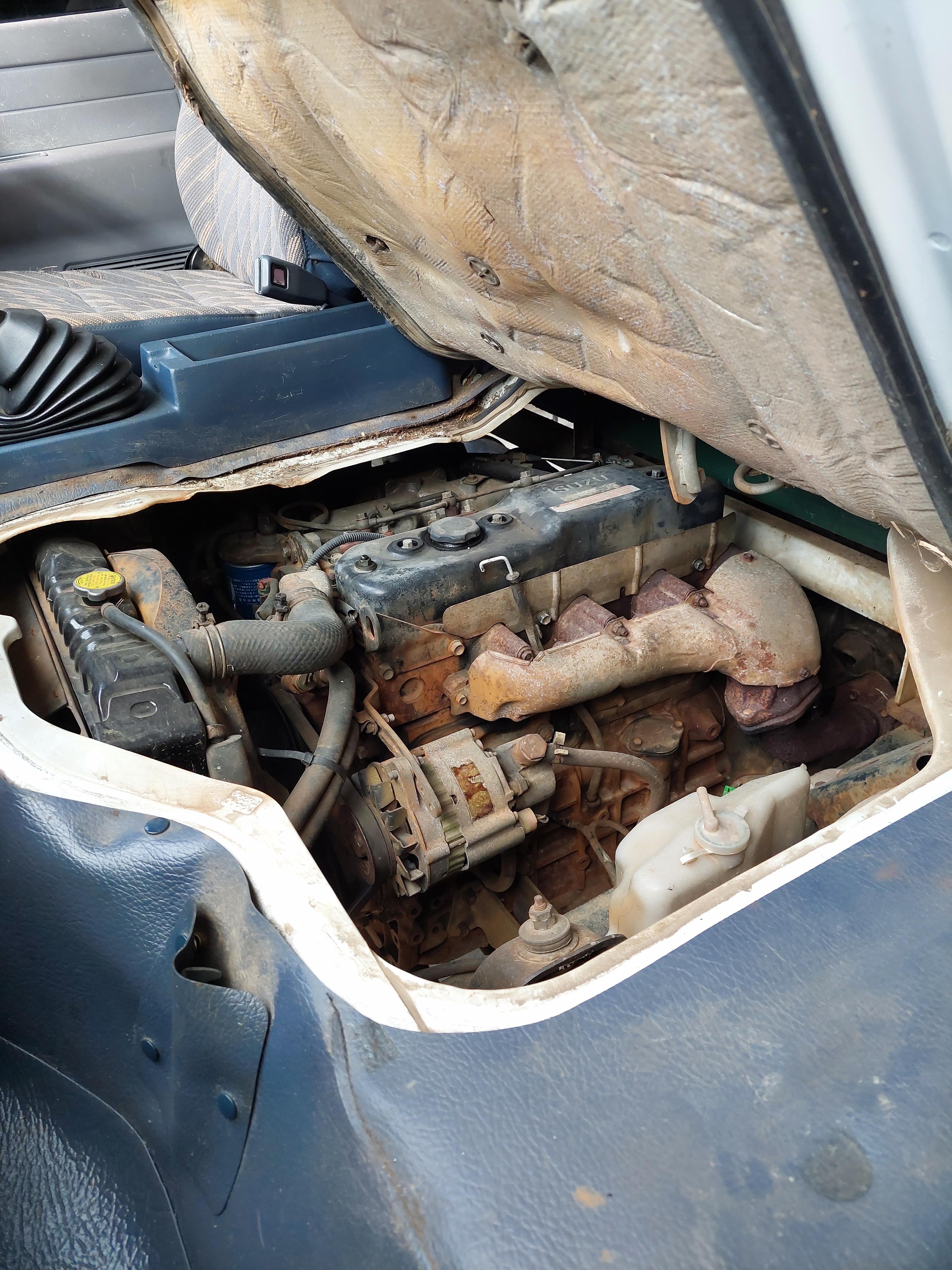 1993 ISUZU NPR200 TRAY TRUCK