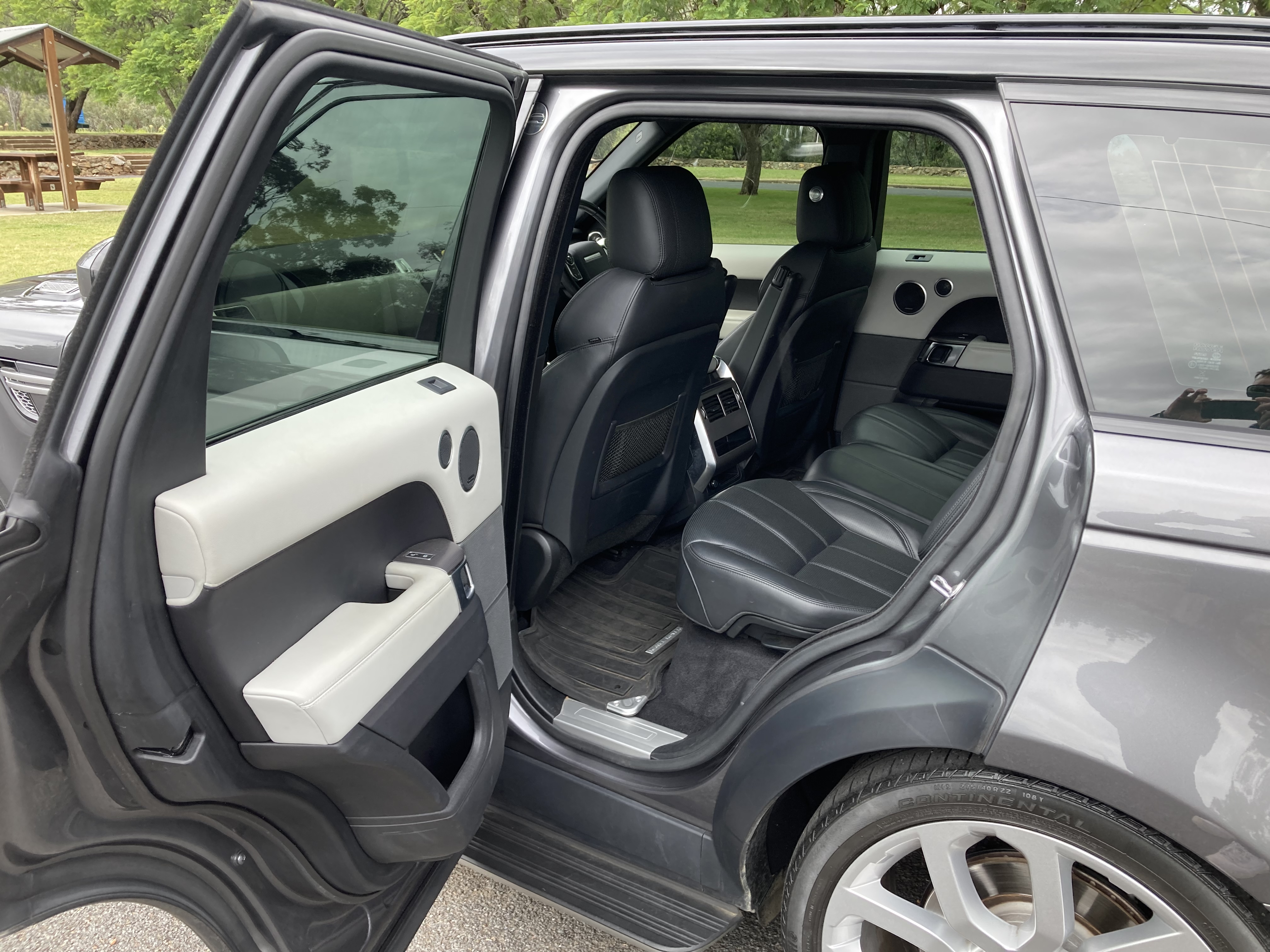 2016 LAND ROVER DEFENDER MY16 110 (4x4) 6 SP MANUAL 4D WAGON