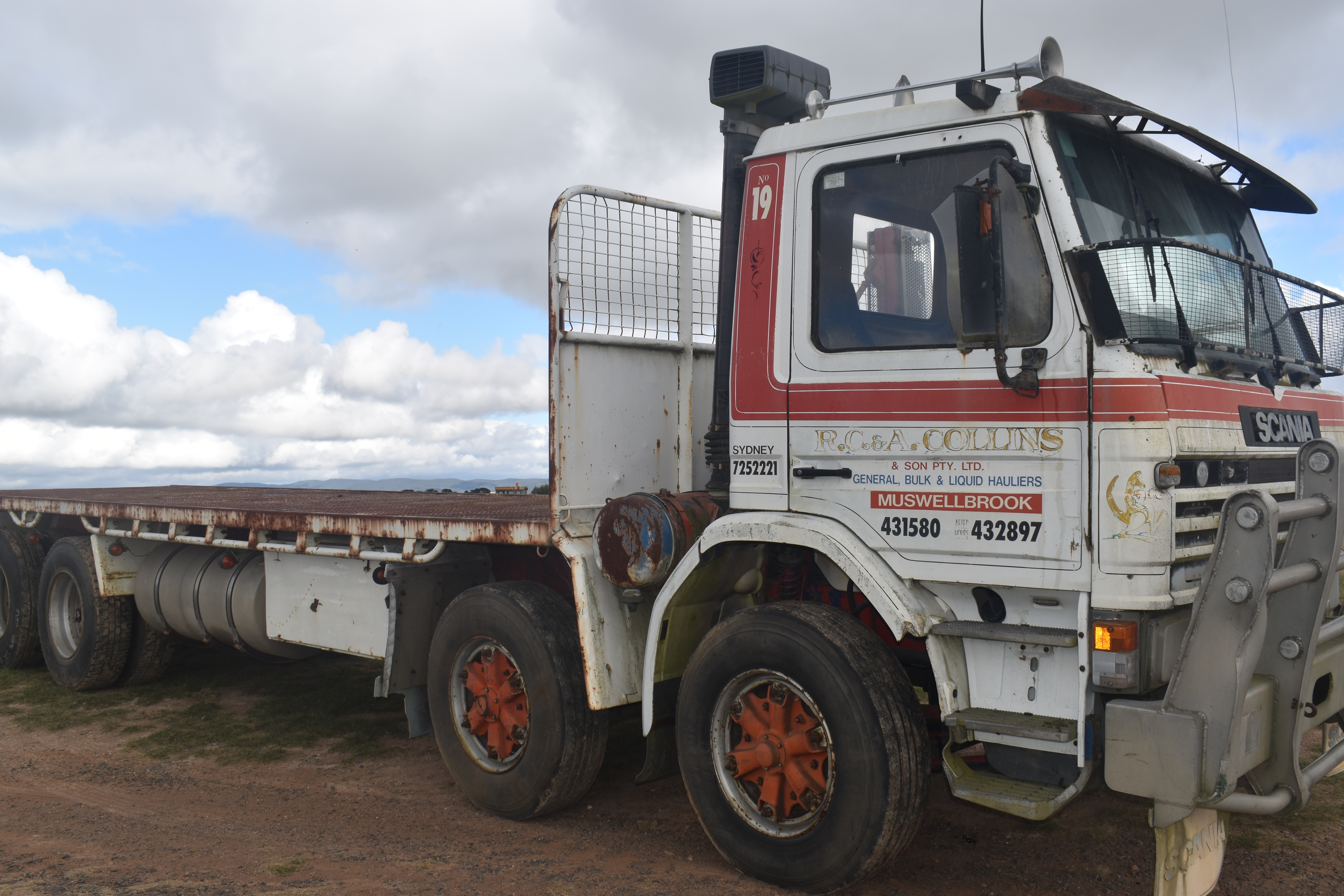 1985 SCANIA P92M TWIN STEER TRAY