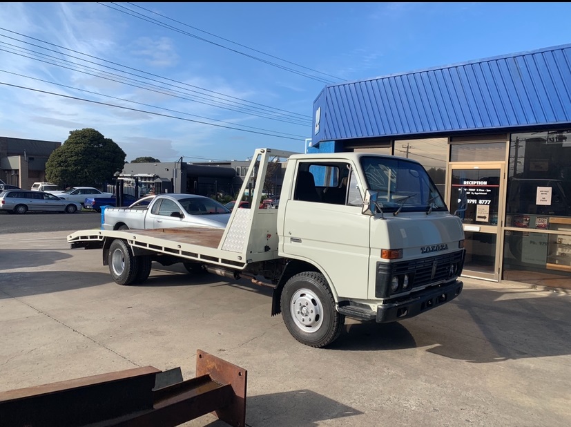 1979 TOYOTA DYNA BANANA BACK TOW TRUCK