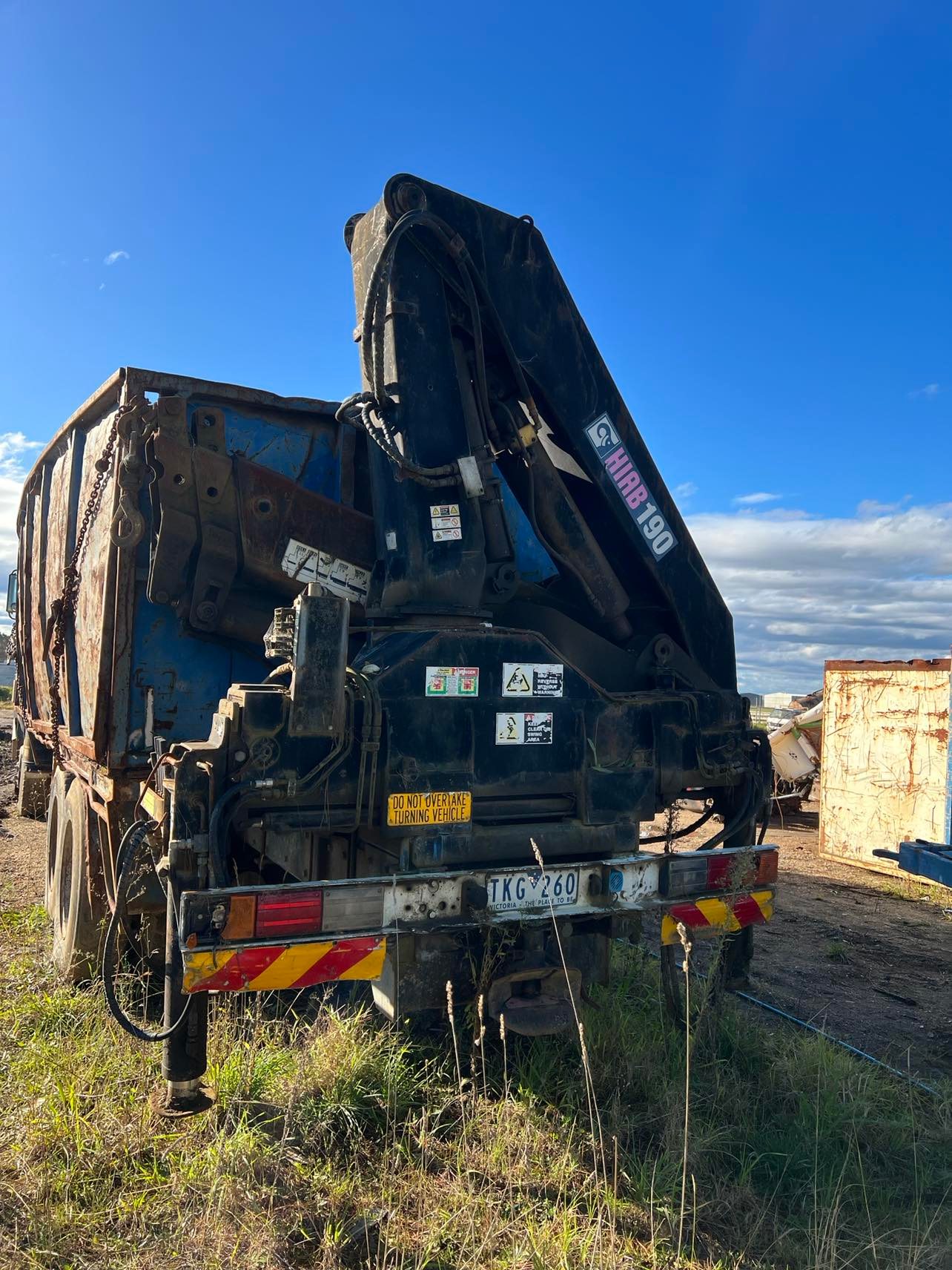1990 NISSAN UD CRANE TRUCK & TAG TRAILER