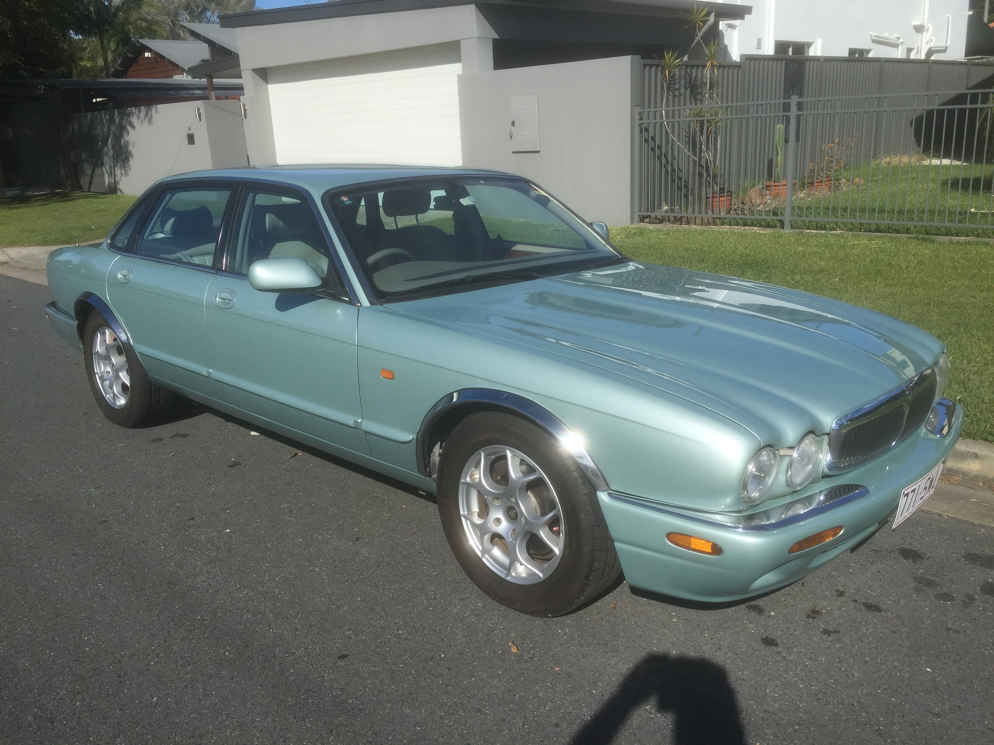 1998 JAGUAR XJ8 SALOON
