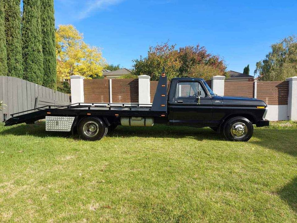 1977 FORD F350 TOW TRUCK