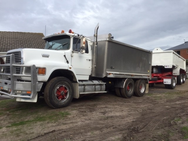 1990 FORD L9000 TIPPER