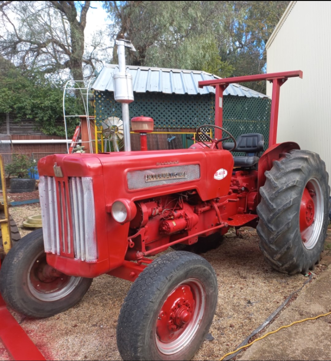 1964 INTERNATIONAL B414 TRACTOR