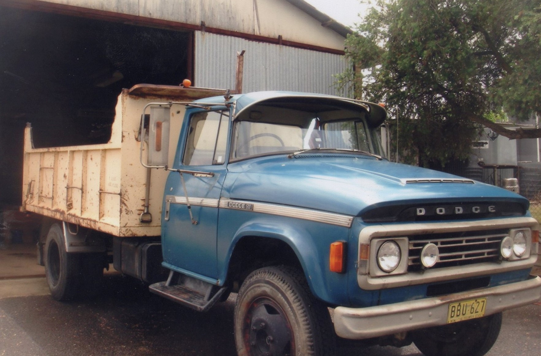 1977 DODGE 6 TON TIPPER