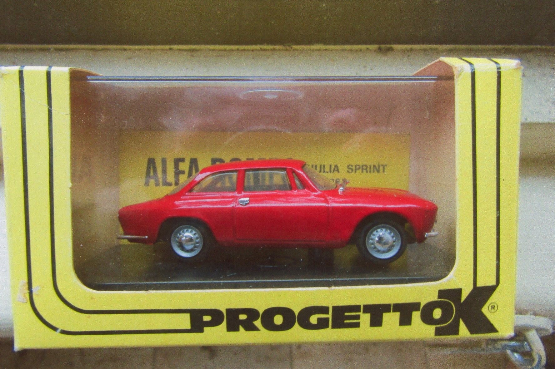ALFA ROMEO GIULIA SPRINT 1963 DIE CAST MODEL