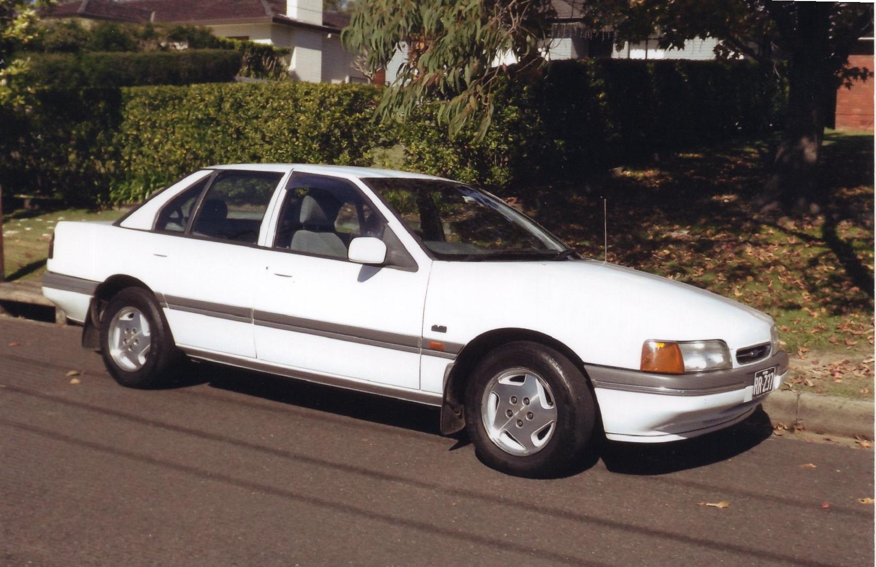 1994 FORD FAIRMONT ED SEDAN