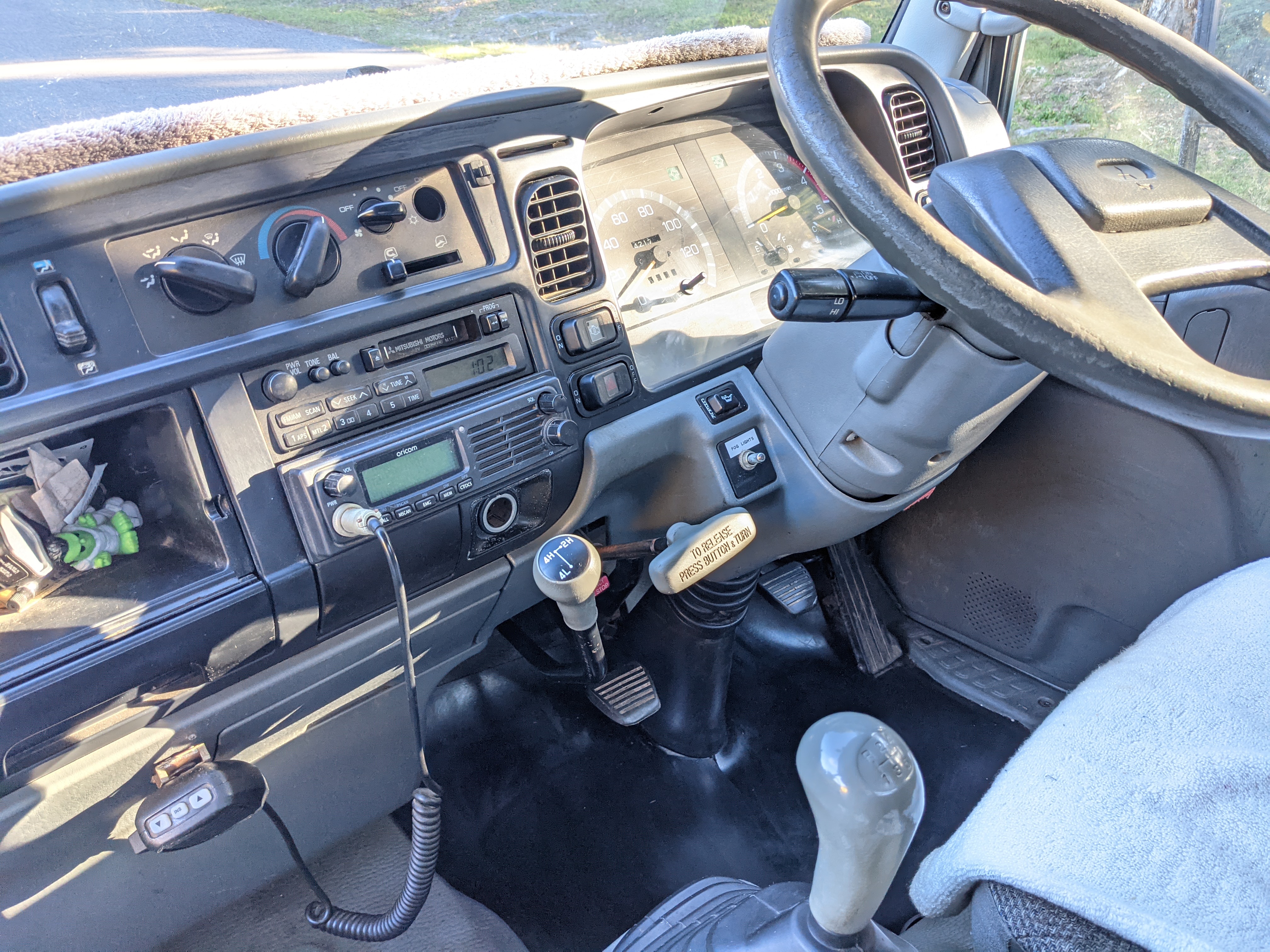 2003 MITSUBISHI CANTER SERVICE VEHICLE