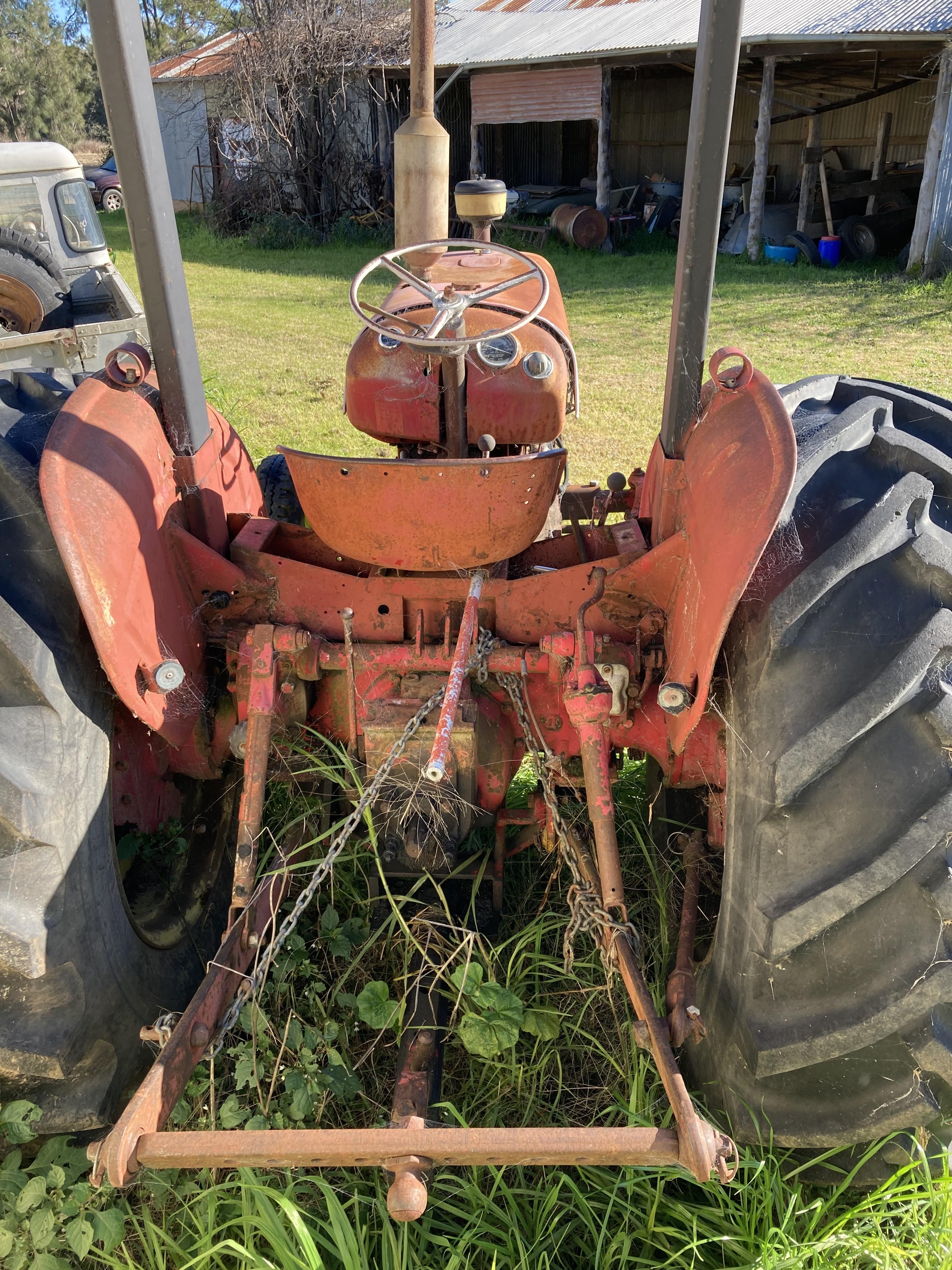 DAVID BROWN 990 TRACTOR