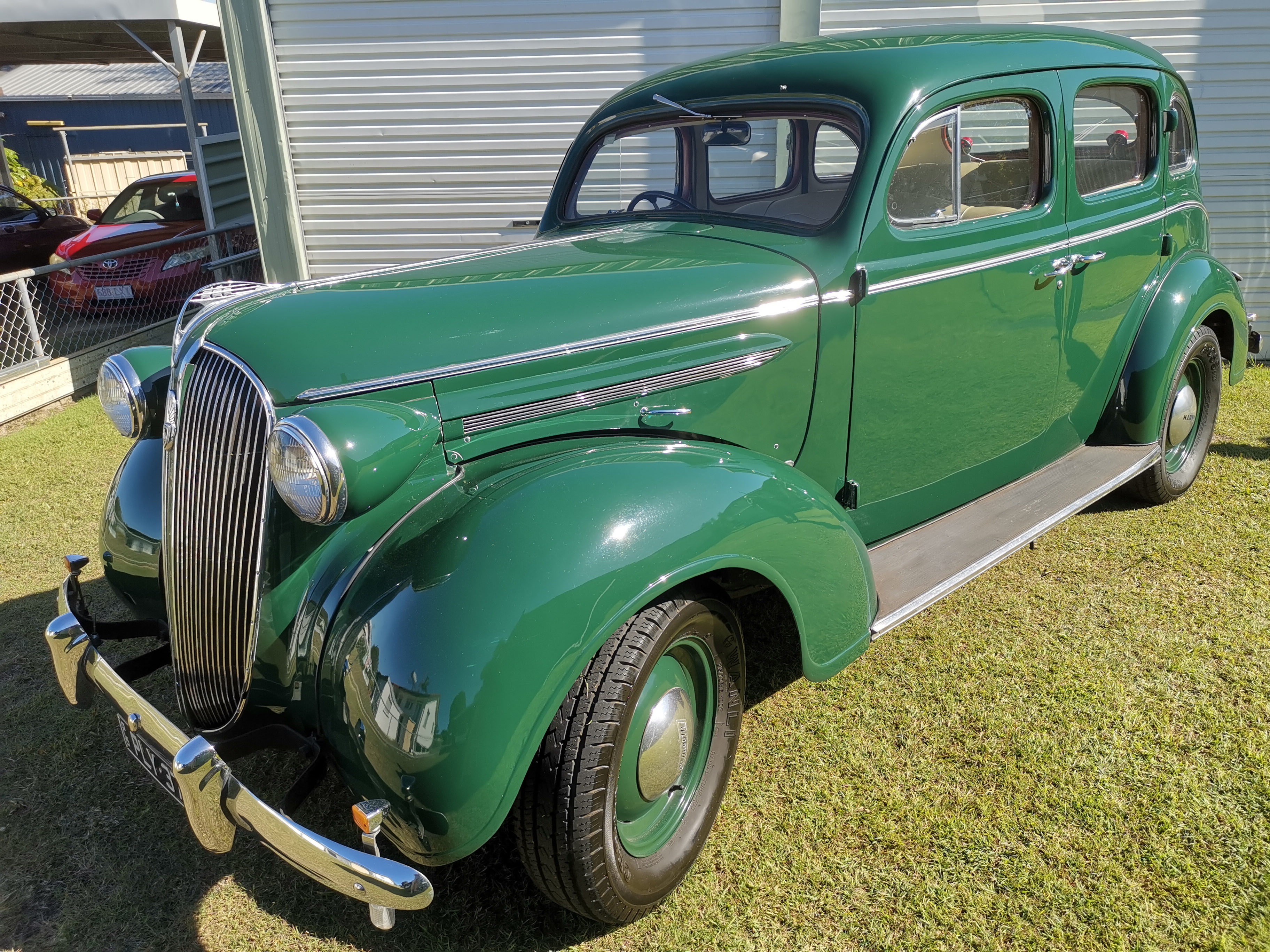 1937 PLYMOUTH P4 DELUXE SEDAN