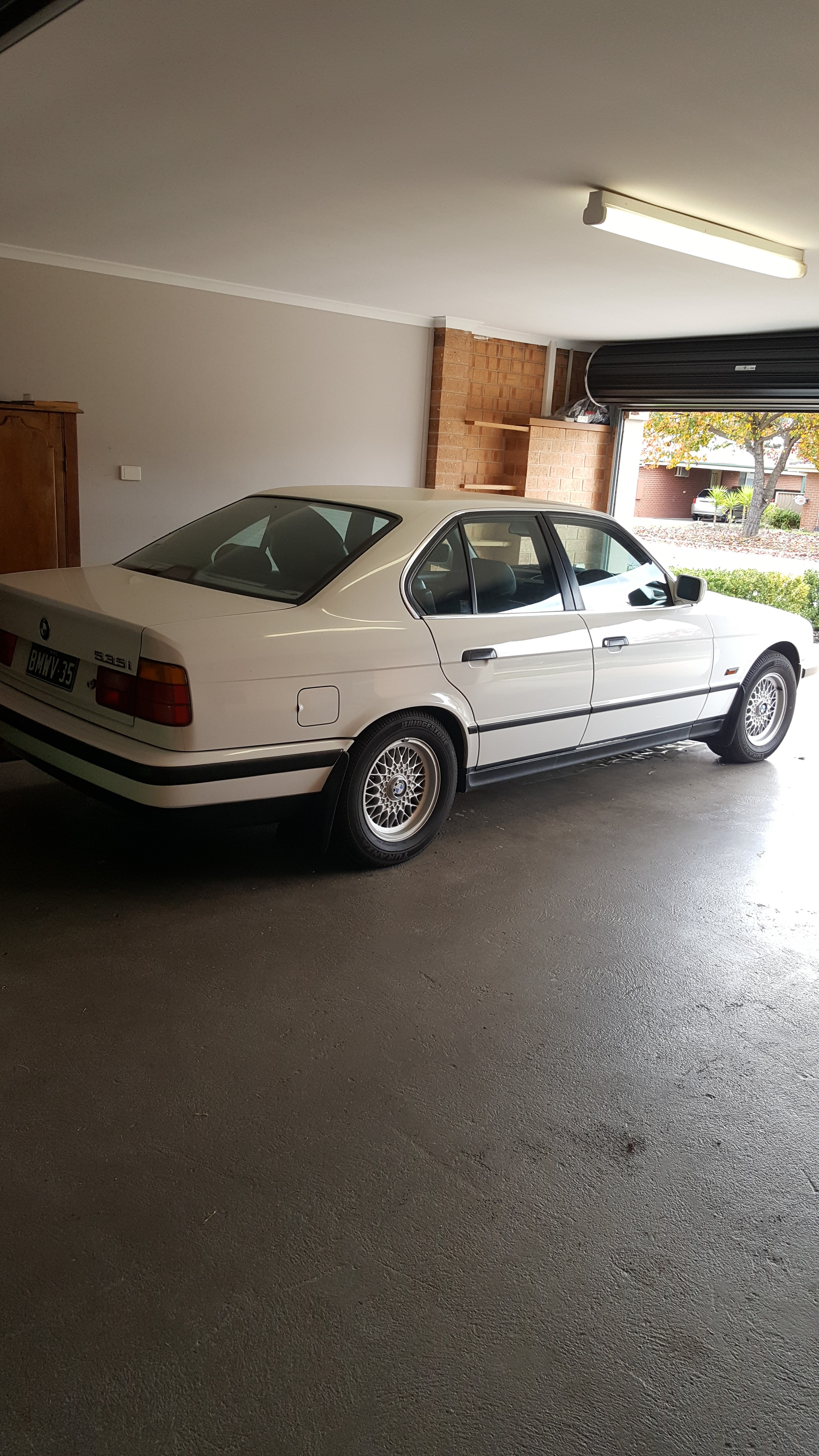 1989 BMW 5 35i 4 SP AUTOMATIC 4D SEDA