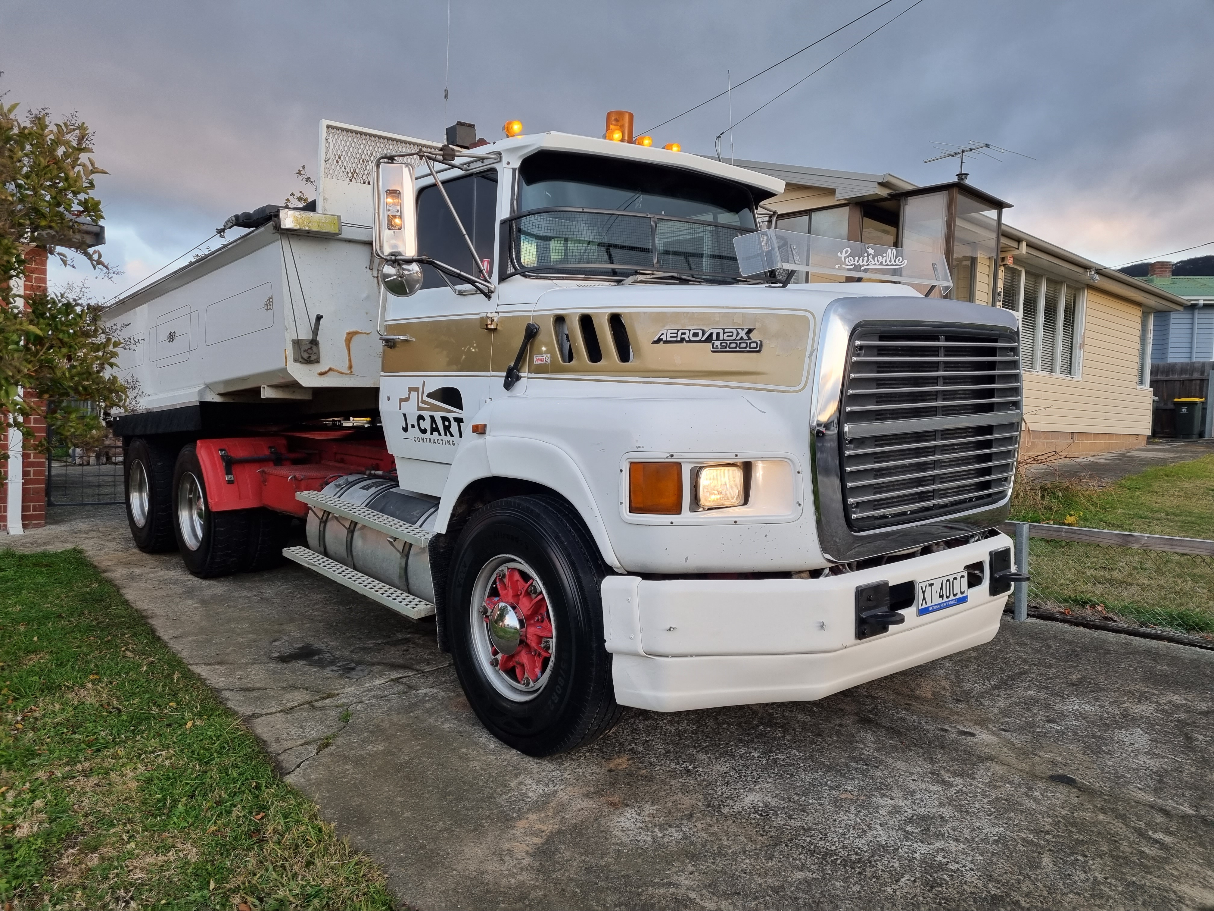 1990 FORD AEROMAX I9000 TIPPER