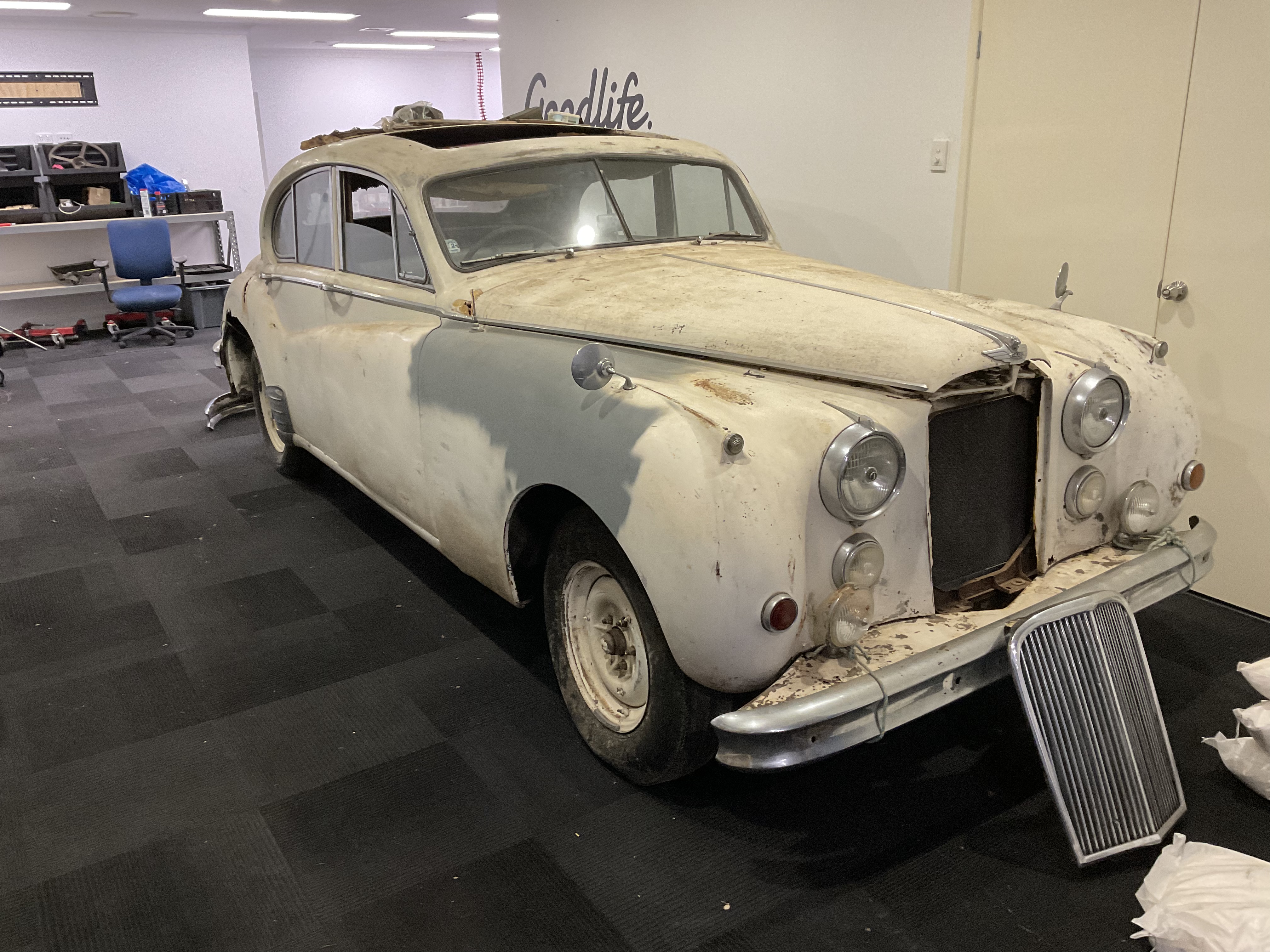 1955 JAGUAR MK VII SEDAN x 2