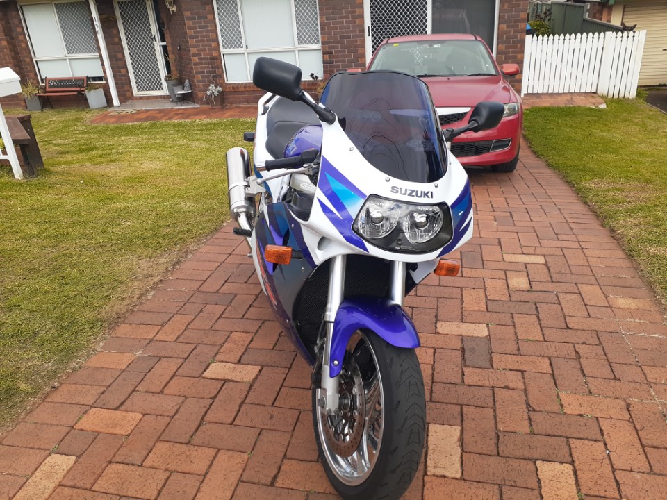 1997 SUZUKI GSX-R1100W ROAD