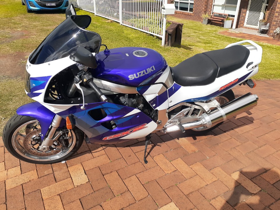 1997 SUZUKI GSX-R1100W ROAD
