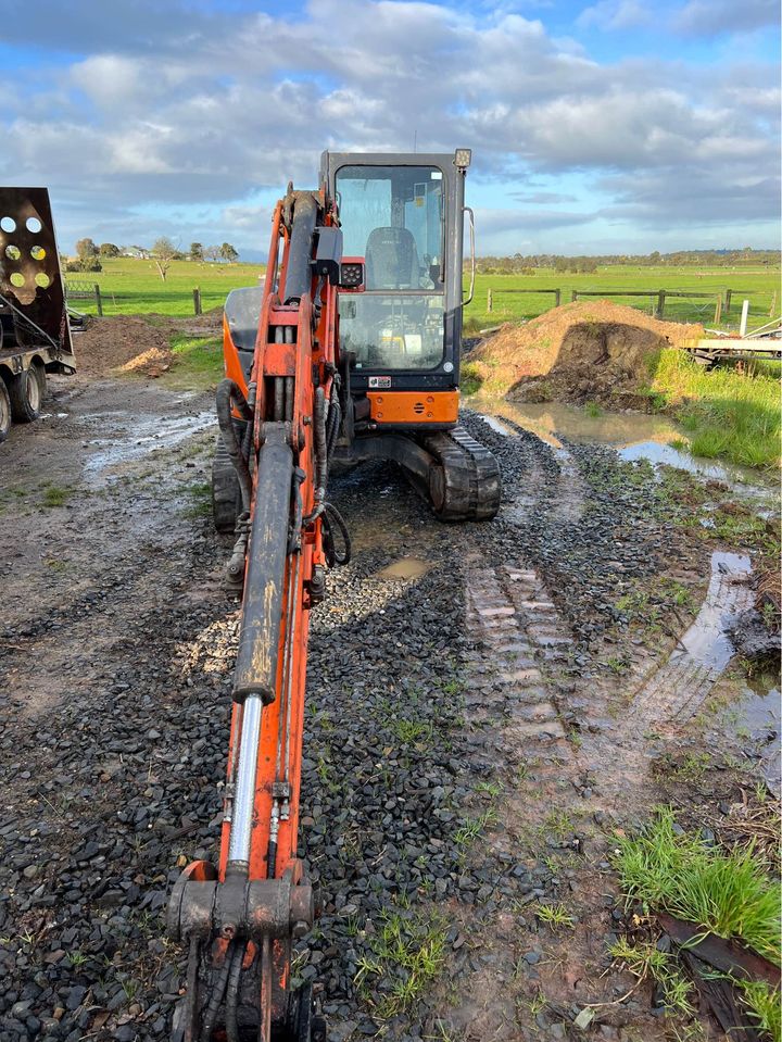 2013 HITACHI ZAXIS 48U EXCAVATOR