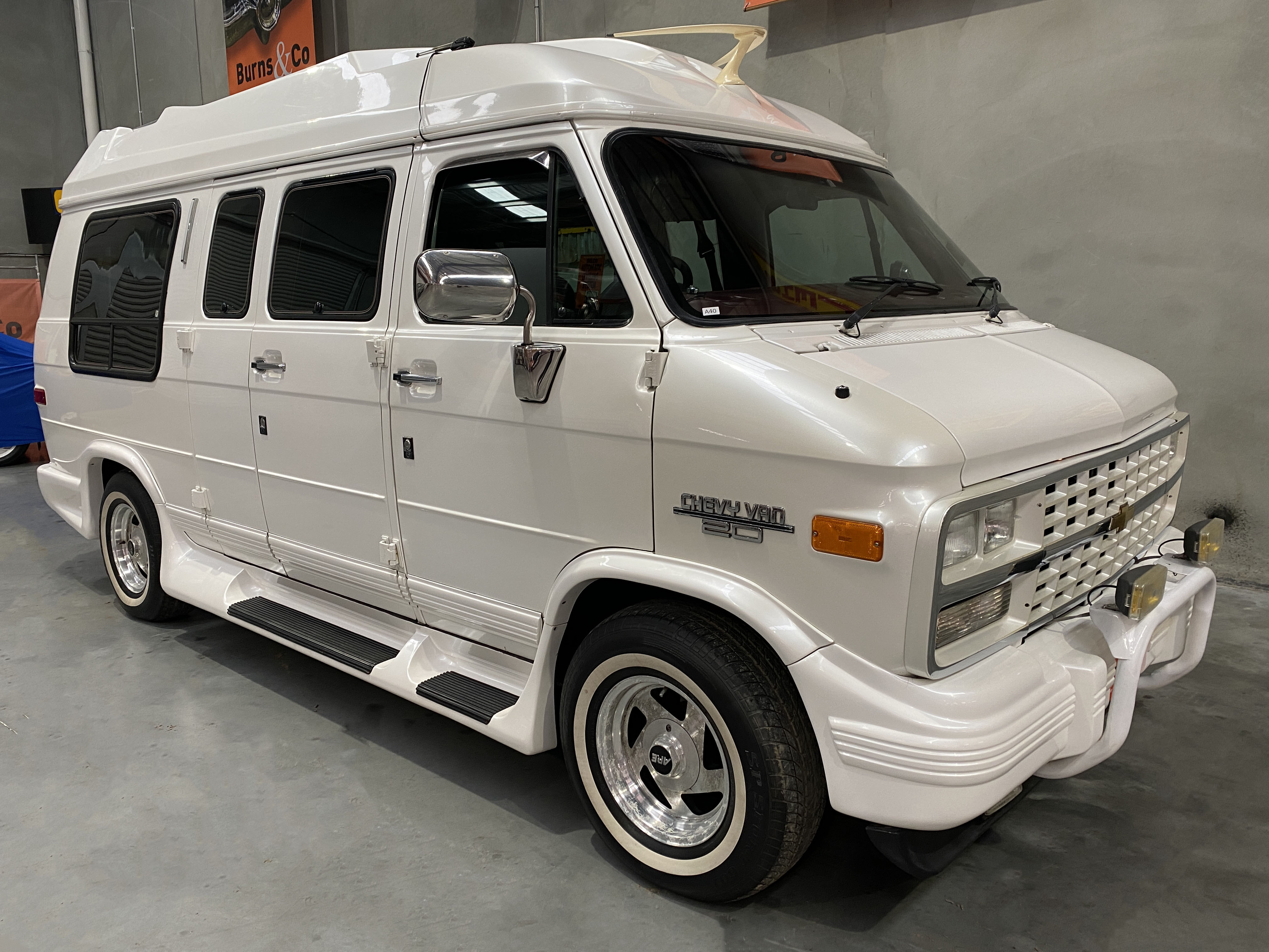 1994 CHEVROLET G20 TIARA PRESIDENTIAL VAN