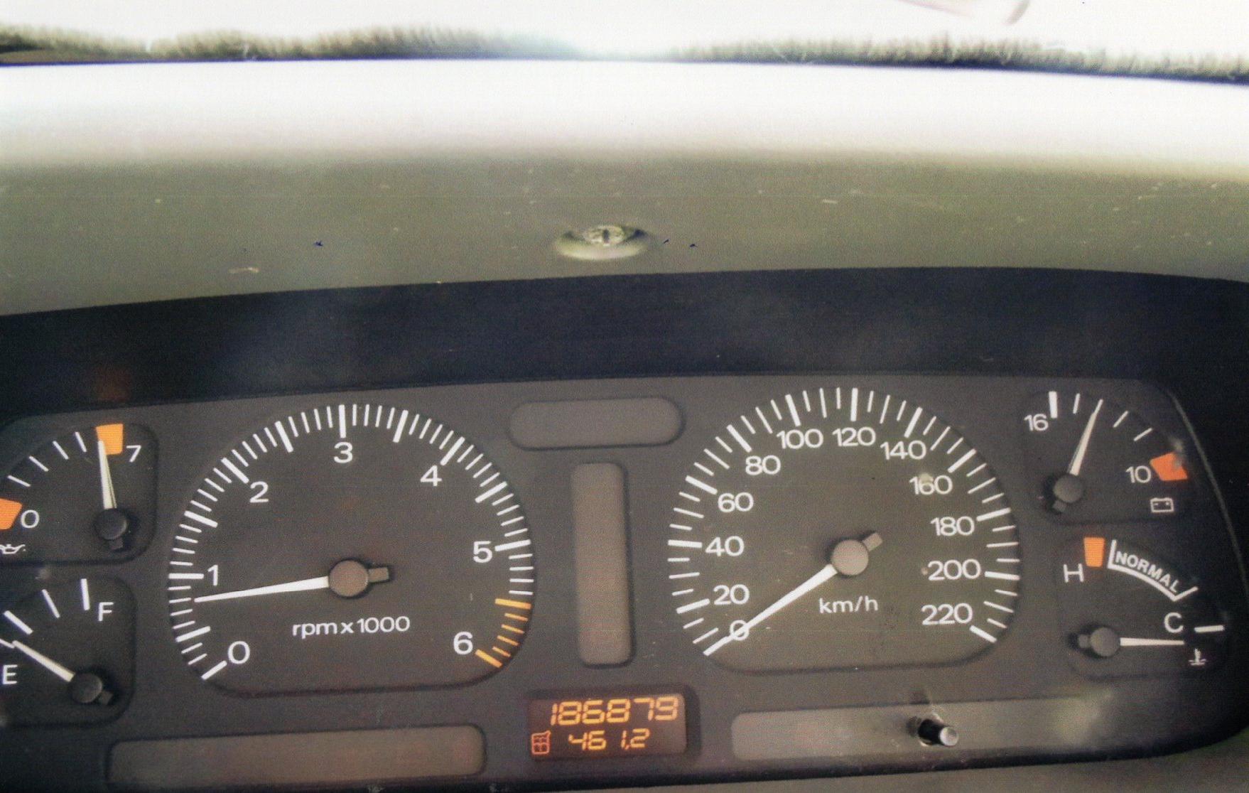 1995 FORD FALCON EF XR6 5 SP MANUAL 4D SEDAN